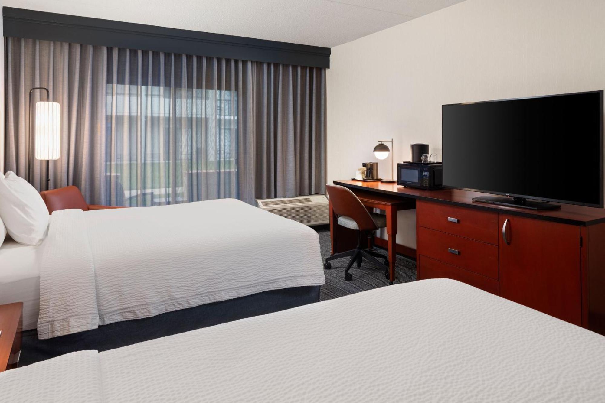 คอร์ตยาร์ด บาย แมริออท ชิคาโก วอคีแกน/เกอร์นี Hotel ภายนอก รูปภาพ