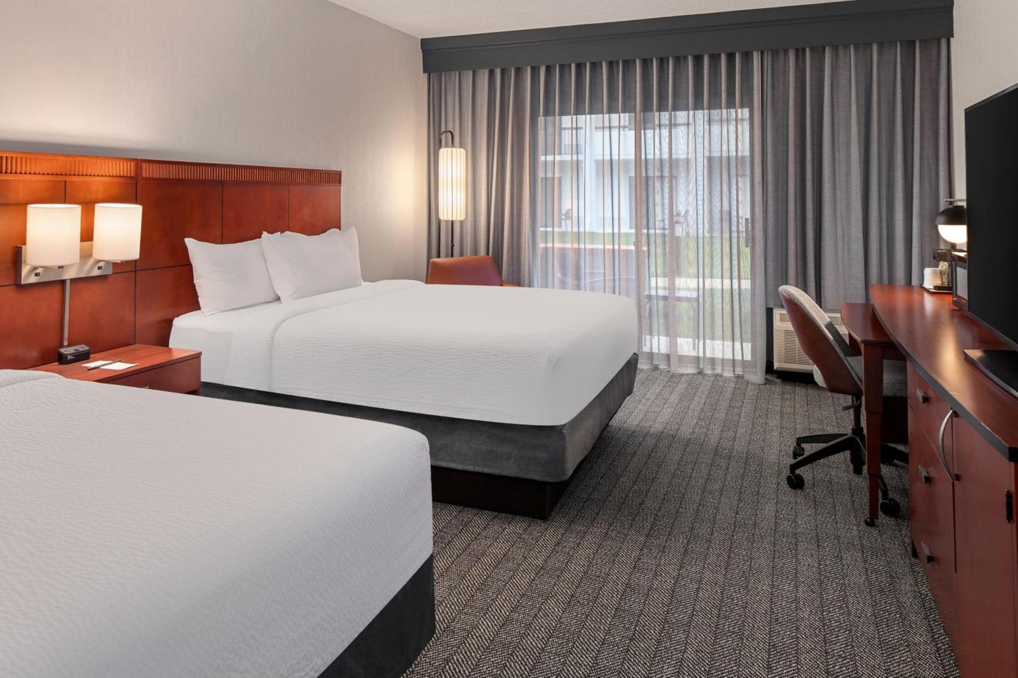 คอร์ตยาร์ด บาย แมริออท ชิคาโก วอคีแกน/เกอร์นี Hotel ภายนอก รูปภาพ