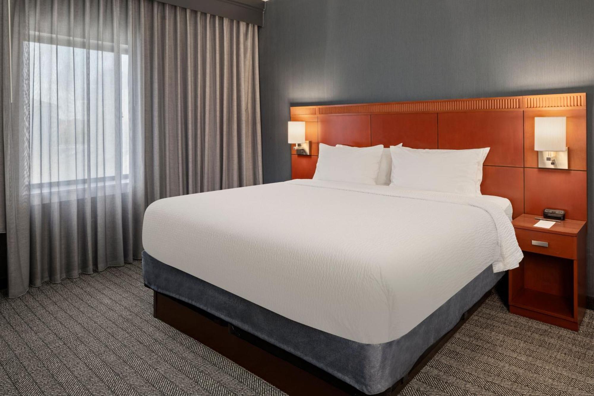 คอร์ตยาร์ด บาย แมริออท ชิคาโก วอคีแกน/เกอร์นี Hotel ภายนอก รูปภาพ