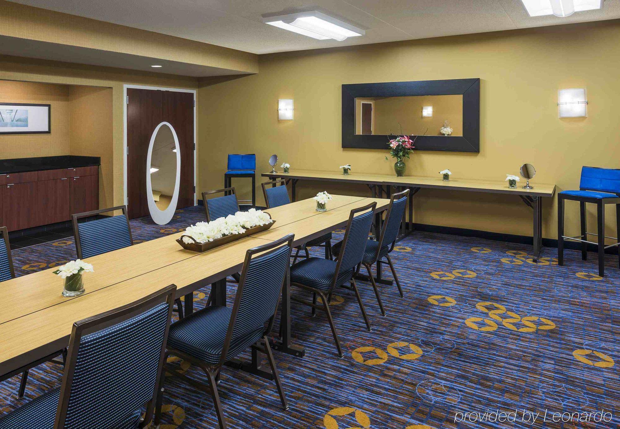 คอร์ตยาร์ด บาย แมริออท ชิคาโก วอคีแกน/เกอร์นี Hotel ภายนอก รูปภาพ