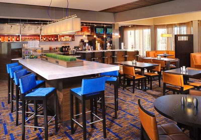 คอร์ตยาร์ด บาย แมริออท ชิคาโก วอคีแกน/เกอร์นี Hotel ร้านอาหาร รูปภาพ