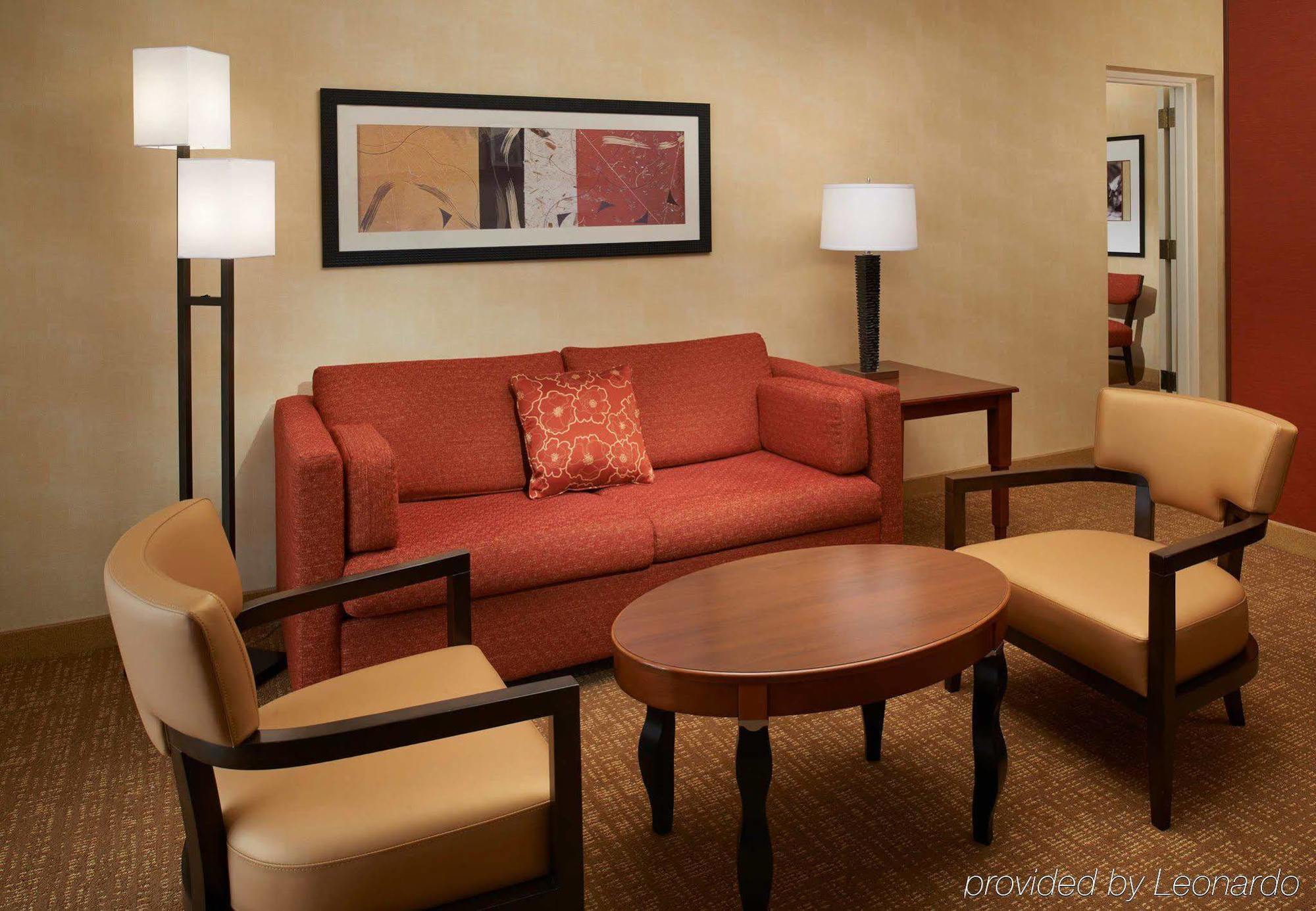 คอร์ตยาร์ด บาย แมริออท ชิคาโก วอคีแกน/เกอร์นี Hotel ภายนอก รูปภาพ